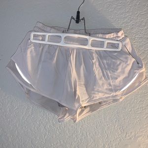 Lululemon hotty hot shorts 2.5